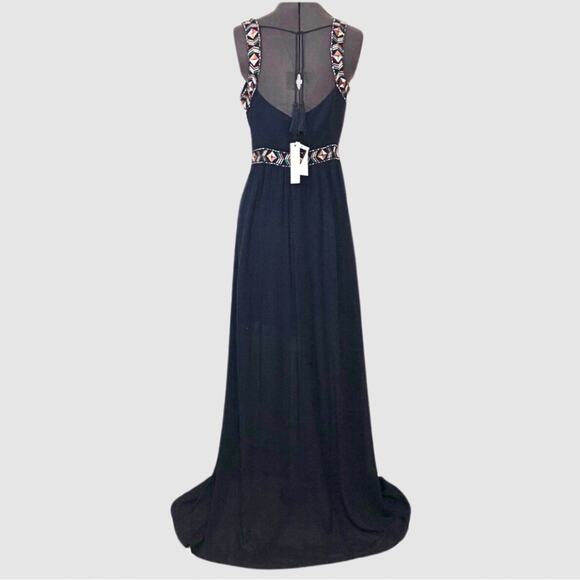 💗 3/$10 💗 NEW cupcakes & cashmere Sleeveless Embroidered Maxi Dress Size 2 - Picture 7 of 13